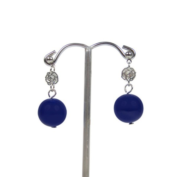 Stylish Blue Floral Beaded Earrings